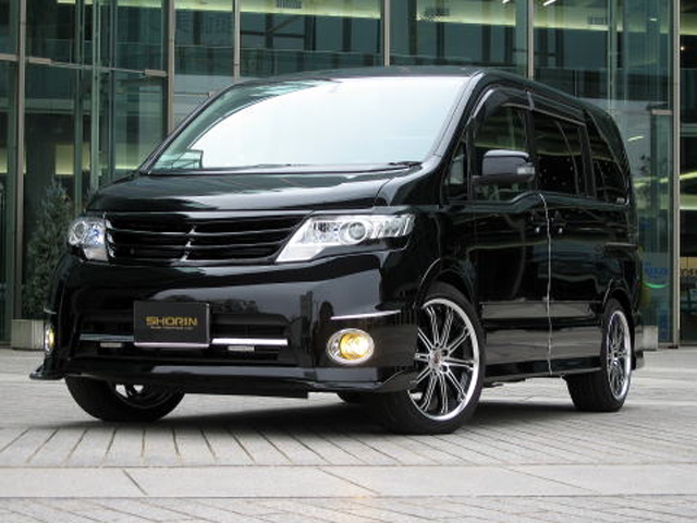 Nissan serena c 25. Обвес Serena c25. Nissan Serena c25 тюнингованная. Ниссан Серена с26 черный.