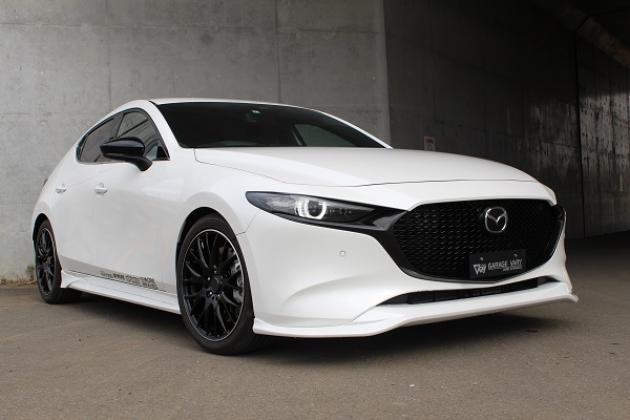 レッグ‱ MAZDA3 FASTBACK クラブスポーツ ルーフスポイラー TCR CFRP